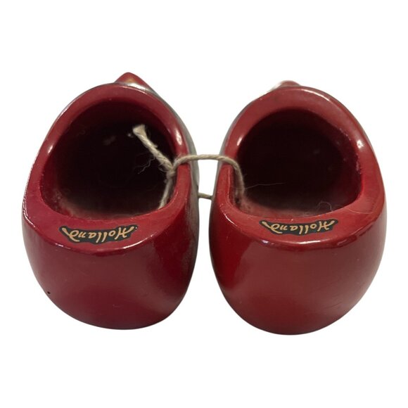 Vintage Dutch Wooden Clogs – Hand Painted Holland Souvenir Mini Shoes, Red Folk - Picture 4 of 5
